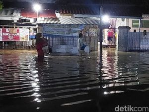 Masalah Banjir yang Tak Kunjung Usai di Cirebon Akibat Drainase Buruk Masalah Banjir yang Tak Kunjung Usai di Cirebon Akibat Drainase Buruk