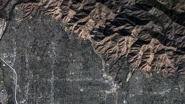 Citra Satelit Tunjukan Kehancuran Akibat Kebakaran Hutan di California