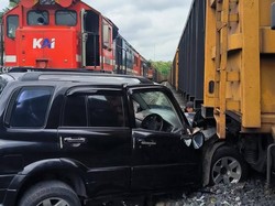 Mobil Tabrak KA Babaranjang Diam di OKU, Pj Bupati Minta Pasang Portal