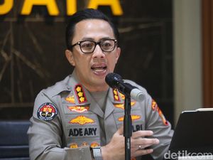 Polisi Ungkap Momen Pesta Miras Sebelum Mahasiswa UKI Tewas Dikeroyok Polisi Ungkap Momen Pesta Miras Sebelum Mahasiswa UKI Tewas Dikeroyok