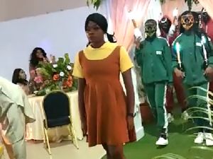 Viral Pernikahan Unik, Kirab Pengantin Ada Rombongan Cosplay ala Squid Game