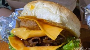 Puas Makan Burger Rp 25 Ribuan yang Toppingnya Lumer di Bekasi!
