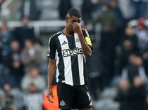 Kini Alexander Isak yang Terisak-isak