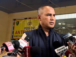 Video: RS Polri Dalami Data Pramugari Korban Hilang Kebakaran Glodok Plaza Video: RS Polri Dalami Data Pramugari Korban Hilang Kebakaran Glodok Plaza