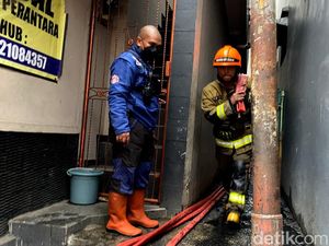 Amukan Api Hanguskan 8 Rumah di Dago, 1 Orang Luka Bakar