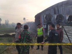 Kandang Berisi 15 Ribu Ekor Ayam di Madiun Terbakar Hebat