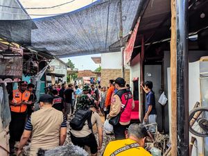 Kemensos Salurkan Rp 580 Juta untuk Korban Banjir Cirebon Kemensos Salurkan Rp 580 Juta untuk Korban Banjir Cirebon