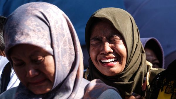 Peserta Menjerit Histeris Saat Lomba menangis di Solo