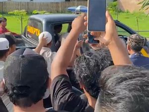 Pelaku Jambret Kalung Babak Belur Dihajar Warga di Probolinggo Pelaku Jambret Kalung Babak Belur Dihajar Warga di Probolinggo