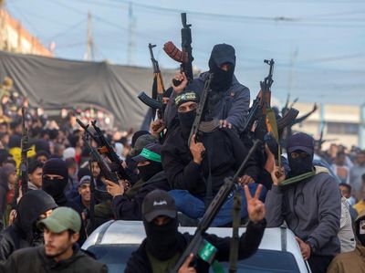 Pejuang Hamas dan Warga Palestina Bersuka Cita Rayakan Gencatan Senjata