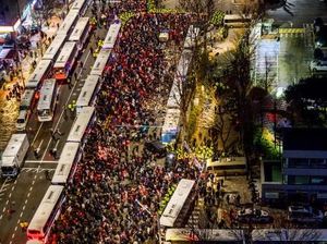Penahanan Presiden Korsel Diperpanjang, Pendukungnya Serbu Pengadilan
