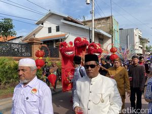 Meriahnya Kirab di Kampung Melayu Semarang, Ada Barongsai-Tari Saman Meriahnya Kirab di Kampung Melayu Semarang, Ada Barongsai-Tari Saman
