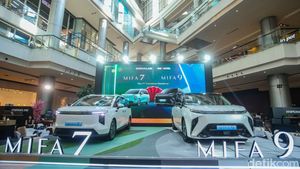 Tampang Mobil Listrik MIFA 7 dan MIFA 9 yang Diserahkan ke Konsumen