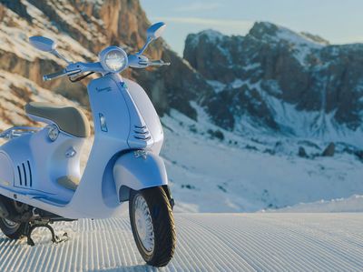 Begini Tampang Vespa 946 Snake yang Hanya Dijual 888 Unit