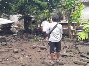 14 KK Terdampak Banjir di Karangasem, 4 Keluarga Mengungsi 14 KK Terdampak Banjir di Karangasem, 4 Keluarga Mengungsi
