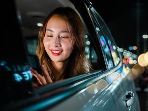 Pulang Kerja Bebas Pusing Naik Bluebird-Silverbird Pakai Kartu Kredit BRI Pulang Kerja Bebas Pusing Naik Bluebird-Silverbird Pakai Kartu Kredit BRI