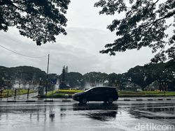 Waspada Cuaca Ekstrem di Jatim, Hujan Es-Angin Kencang Mengancam