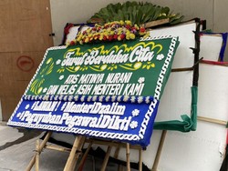 Karangan Bunga Sentil Menteri Juga Muncul di Kemdiktisaintek