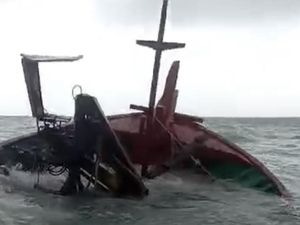 Kapal Bawa Ikan dari Belitung Pecah Usai Dihantam Ombak, Tim SAR Diterjunkan
