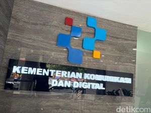 Harapan Operator Seluler ke Komdigi: Dorong Industri Telco-Total Regulatory Fee Harapan Operator Seluler ke Komdigi: Dorong Industri Telco-Total Regulatory Fee