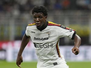 MU Lagi Dekati Bek Kiri Lecce Ini MU Lagi Dekati Bek Kiri Lecce Ini