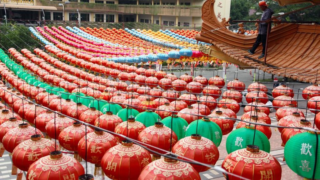 Pemasangan 5.000 Lampion Sambut Imlek di Deli Serdang Pemasangan 5.000 Lampion Sambut Imlek di Deli Serdang