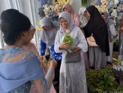 Pernikahan Viral, Pengantin Berikan Souvenir Unik untuk Tamunya: Daun Selada