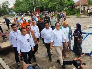 Pj Gubernur Jatim Tinjau Lokasi Terdampak Puting Beliung di Pasuruan Pj Gubernur Jatim Tinjau Lokasi Terdampak Puting Beliung di Pasuruan