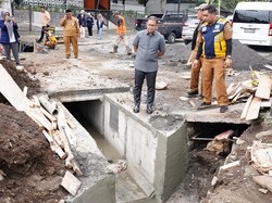 Pemkot Batu Bangun Sudetan Tangani Banjir di Lokasi PKL Alun-alun