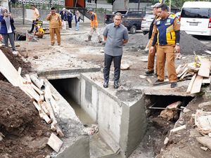 Pemkot Batu Bangun Sudetan Tangani Banjir di Lokasi PKL Alun-alun Pemkot Batu Bangun Sudetan Tangani Banjir di Lokasi PKL Alun-alun