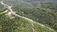 Potret Macet Panjang di Jalan Lintas Sumatera, Sampai 35 Kilometer