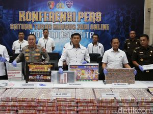 Potret Uang Rp 61 Miliar yang Diamankan Bareskrim dari 3 Situs Judi Online Potret Uang Rp 61 Miliar yang Diamankan Bareskrim dari 3 Situs Judi Online