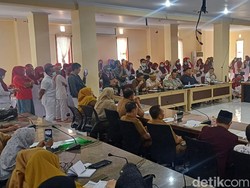 Honorer di Pangkep Geruduk Kantor DPRD Tuntut Diangkat Jadi PPPK