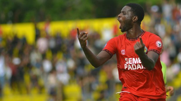 Semen Padang FC vs Bali United pada pertandingan putaran kedua BRI Liga 1 di Stadion H Agus Salim Padang, Sumatera Barat, Senin (20/1/2025).