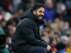 Amorim Memainkan Kartunya di MU