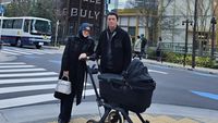 8 Foto Syahrini Shopping di Jepang, Pamer Kado Anniversary Mewah Dari Suami