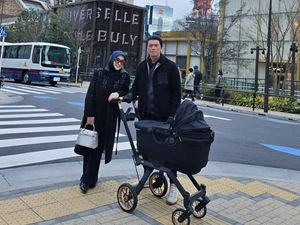 8 Foto Syahrini Shopping di Jepang, Pamer Kado Anniversary Mewah Dari Suami