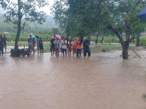 Hendak Selamatkan Kuda, Warga Dompu Hilang Terseret Arus Banjir Hendak Selamatkan Kuda, Warga Dompu Hilang Terseret Arus Banjir