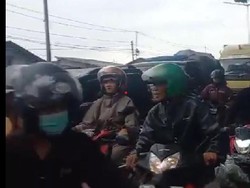 Truk Mogok di Putaran Pasar Induk Kramat Jati Dievakuasi, Lalin Mulai Lancar
