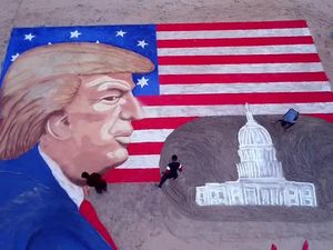 Video: Lukisan Pasir Bergambar Ucapan Selamat untuk Donald Trump Video: Lukisan Pasir Bergambar Ucapan Selamat untuk Donald Trump