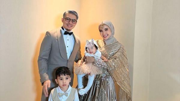 7 Potret Artis Adopsi Bayi, Terbaru Zaskia Sungkar Hingga Berikan ASI