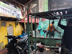 Kebakaran Rumah di Ambon gegara Kompor Meledak, 1 Orang Alami Luka Bakar