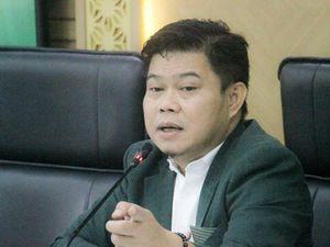 Anggota DPR Minta Akun Medsos Dibatasi: Jangan Ada Second Account