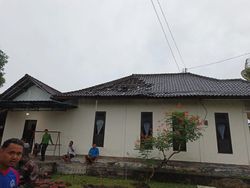 Angin Puting Beliung Landa Jembrana, Puluhan Rumah Rusak-Warga Terluka