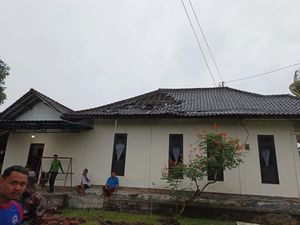 Angin Puting Beliung Landa Jembrana, Puluhan Rumah Rusak-Warga Terluka