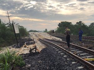 Banjir di Grobogan Rendam Rel, 4 Perjalanan KA Dibatalkan