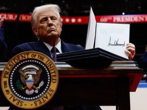 Aktor Terburuk Ditunjuk Trump Jadi Duta Besar Khusus Hollywood Aktor Terburuk Ditunjuk Trump Jadi Duta Besar Khusus Hollywood