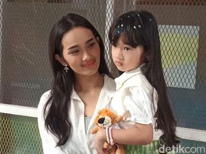 Faby Marcelia Banyak Belajar Tren Fashion dari Anak Faby Marcelia Banyak Belajar Tren Fashion dari Anak