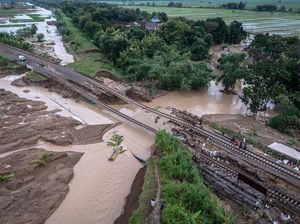 600 Penumpang KAI Batalkan Tiket Karena Bencana di Jalur Grobogan 600 Penumpang KAI Batalkan Tiket Karena Bencana di Jalur Grobogan