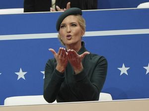 Gaya Ivanka Trump di Inaugurasi Presiden Disebut Mirip Tokoh Villain Serial TV Gaya Ivanka Trump di Inaugurasi Presiden Disebut Mirip Tokoh Villain Serial TV